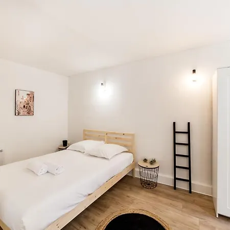 Cozy Studio Near Tete D'or Park