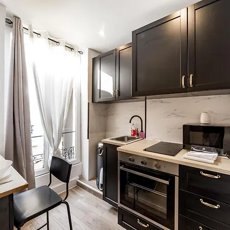 Cozy Studio Near Tete D'or Park *